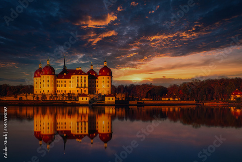 Barockschloss Schloss Moritzburg bei Dresden - Wasserschloss - Jagdschloss - Barock - Moritzburg Castle - Saxony, Germany, Europe - Sunset - Sunrise - High quality photo 