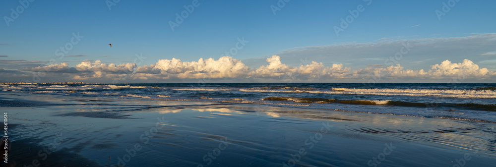 Fototapeta premium Sunset with clouds on the beach of La Patacona (Valencia-Spain)