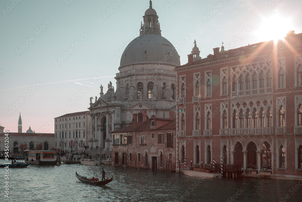 Venezia. Canal Grande con Palazzo Genovese verso La Salute