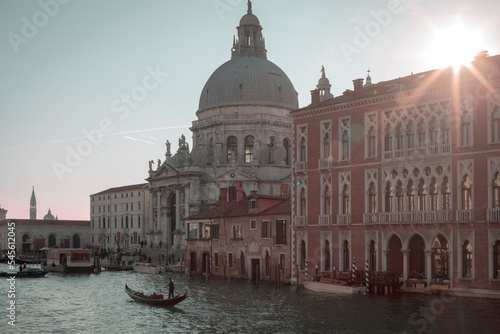 Venezia. Canal Grande con Palazzo Genovese verso La Salute © Guido