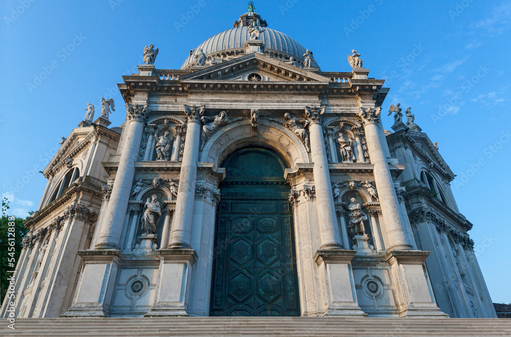 Venezia.Facciata della Basilica di Santa Maria della Salute

