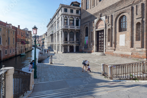 Venezia. Fondamenta della Misericordia, Scuola e palazzi photo