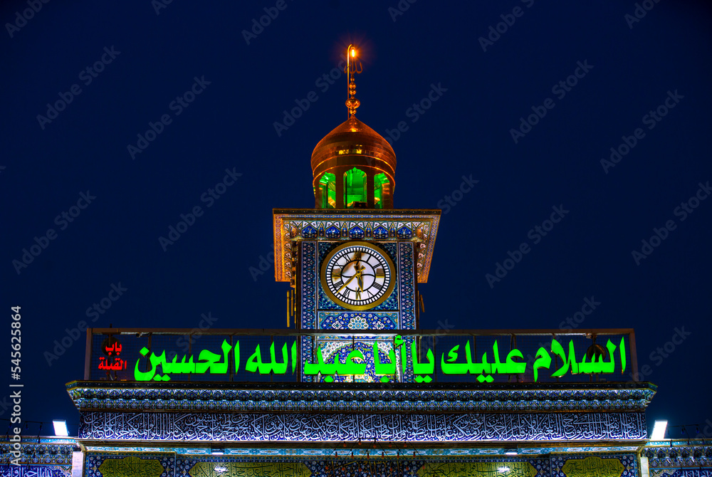Obraz premium The shrine of Al-Abbas, the son of the Commander of the Faithful, Ali Ibn Abi Talib, peace be upon them, in Karbala, Iraq
