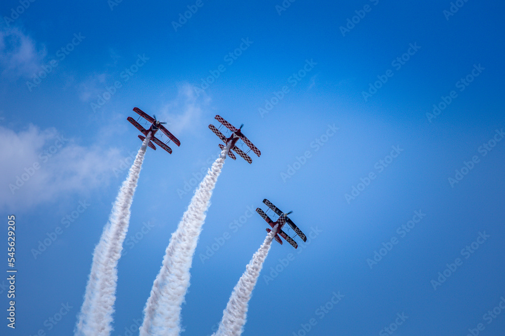 Avions dans le ciel, meeting aérien