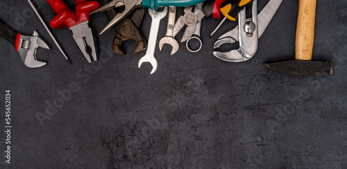 Fotografi Work tools on the black background