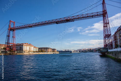 Puente de Vizcaya, también conocido como Puente Bizkaia, Puente colgante, Puente de Portugalete, o Puente colgante de Portugalete ©               Manuel