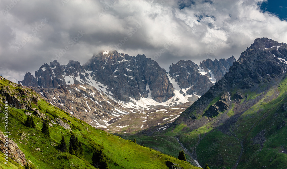 Fototapeta premium swiss mountains in the mountains