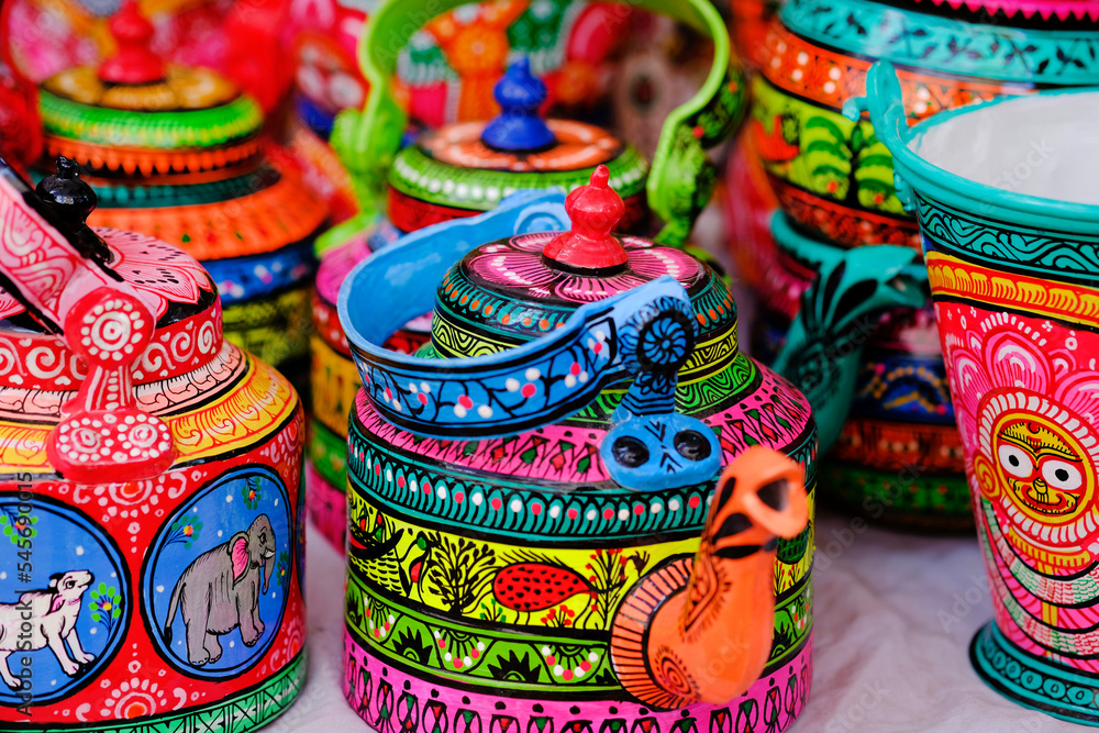 Beautiful Hand crafted colorful decorative items, The craft of each state in India reflect the influence of different empires.