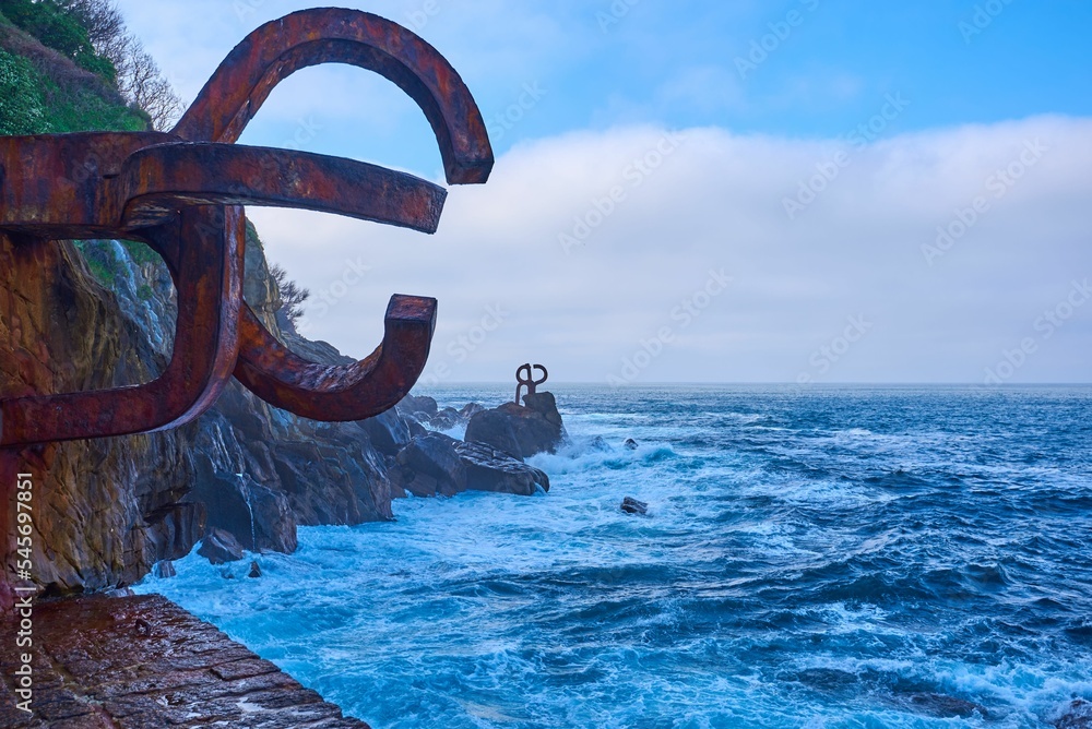 Fototapeta premium El peine del viento San Sebastia