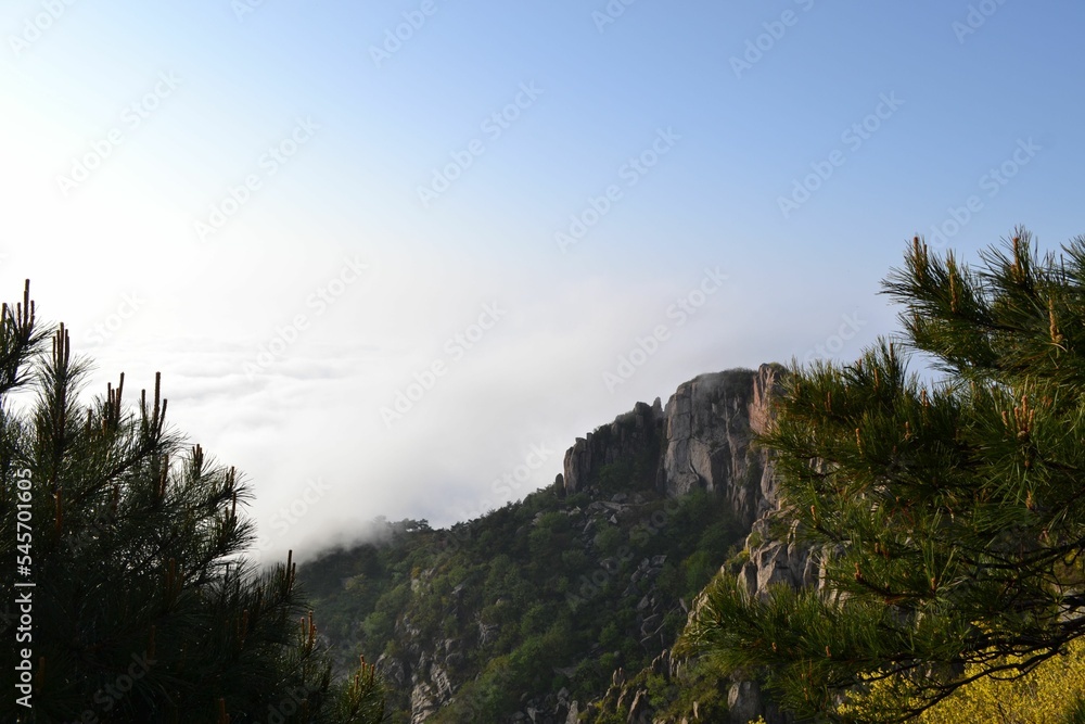 Morning Scenery of Mount Taishan