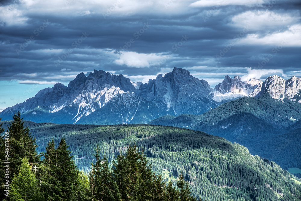 A vast chain of Dolomite peaks