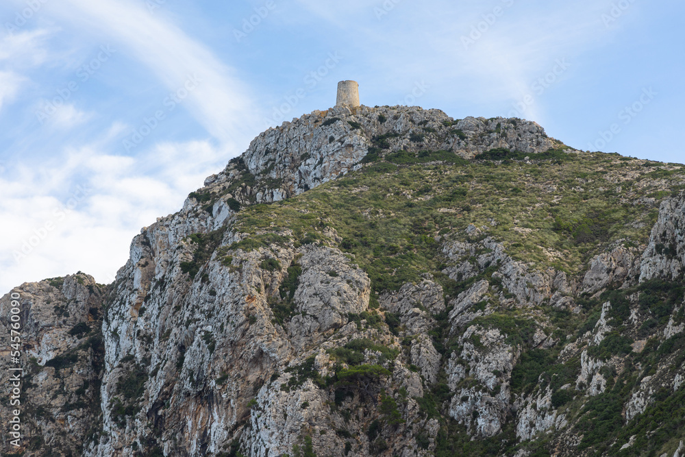 Talaia de Albercutx (Mallorca). Antigua torre de defensa y vigilancia, en la cima de una montaña de la Serra de Tramuntana, con vistas a Formentor.