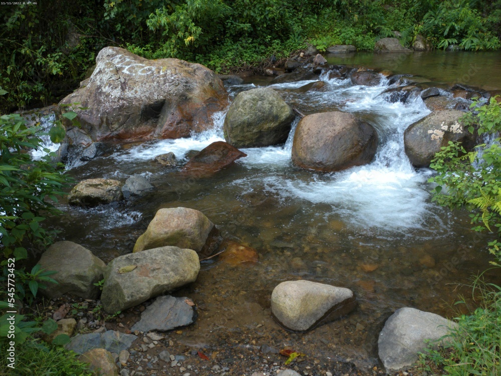 Hermoso Río en Costa Rica, Escazú (Vista 4) Hermoso Río en Costa Rica, Escazú (Vista 4)