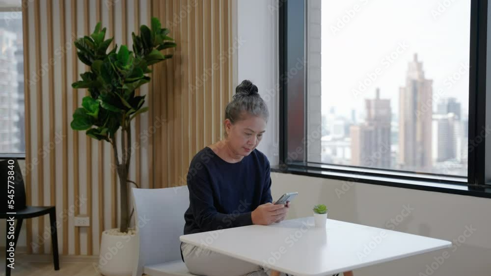 group of elderly friends are coming to visit and comfort a friend who is a wheelchair patient, health care concept, mental health.
group of elderly friends are coming to visit and comfort a friend who is a wheelchair patient, health care concept, mental health.