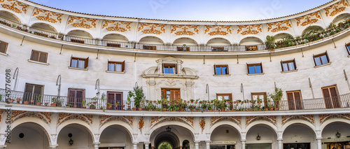 Panoramic view of The Plaza del Cabildo, a place that has its own essence and where you can breathe pure tranquillity, despite being located in the heart of the old quarter of the Andalusian capital