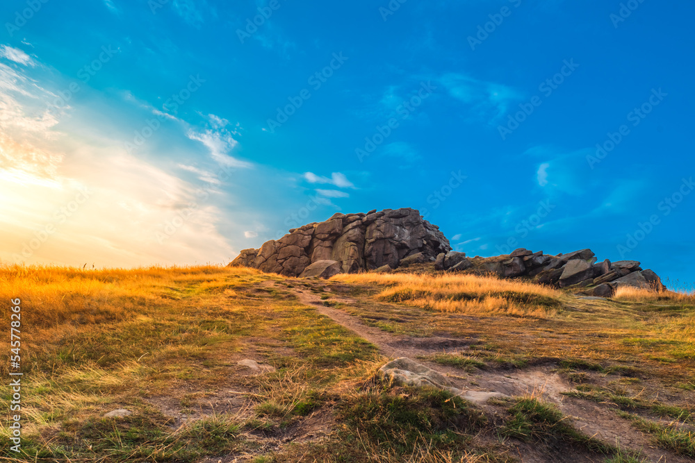 Fototapeta premium Beautiful sunrise over Almscliffe Crag, North Yorkshire