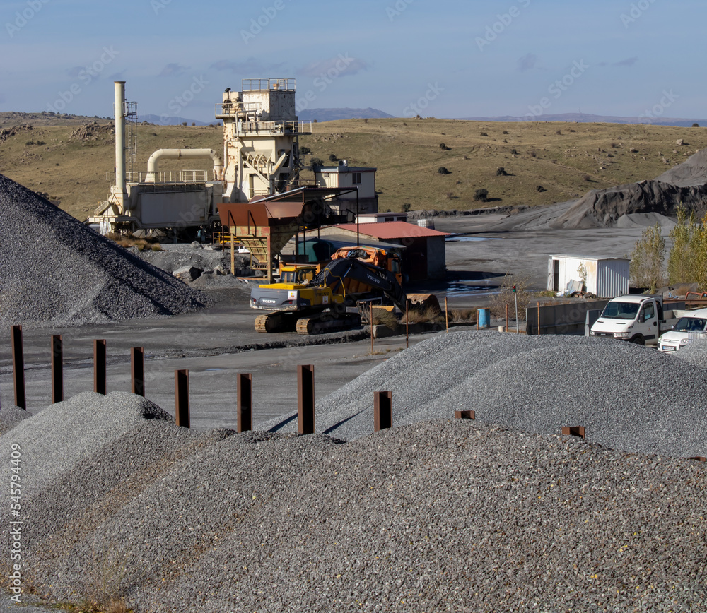 photo of the facilities of a mineral cement mine quarry photo of the facilities of a mineral cement mine quarry