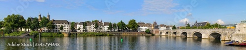 Maastricht  Holland  Stadtpanorama mit Br  cken