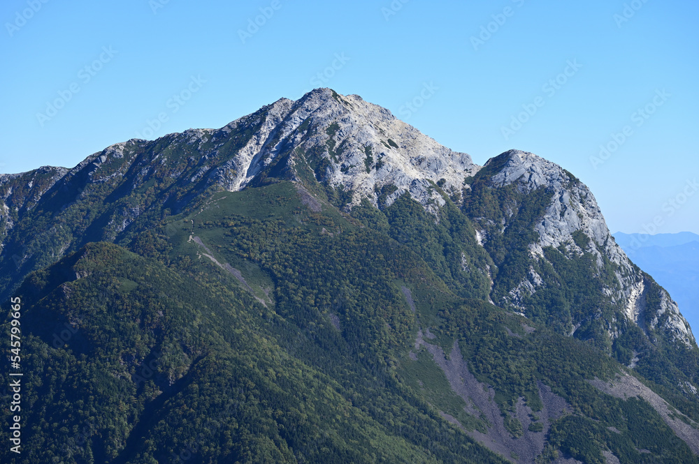 Fototapeta premium 南アルプス甲斐駒ヶ岳と摩利支天の秋