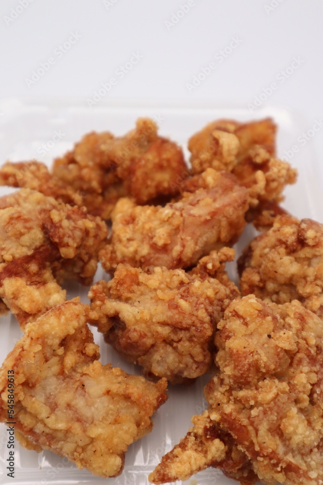 日本の鶏の唐揚げのクローズアップ 日本の鶏の唐揚げのクローズアップ