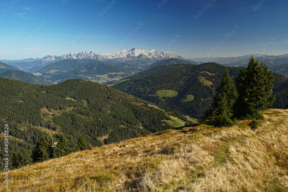 Hochgründeck Panorama mit den Bergketten des Salzburger Pongau