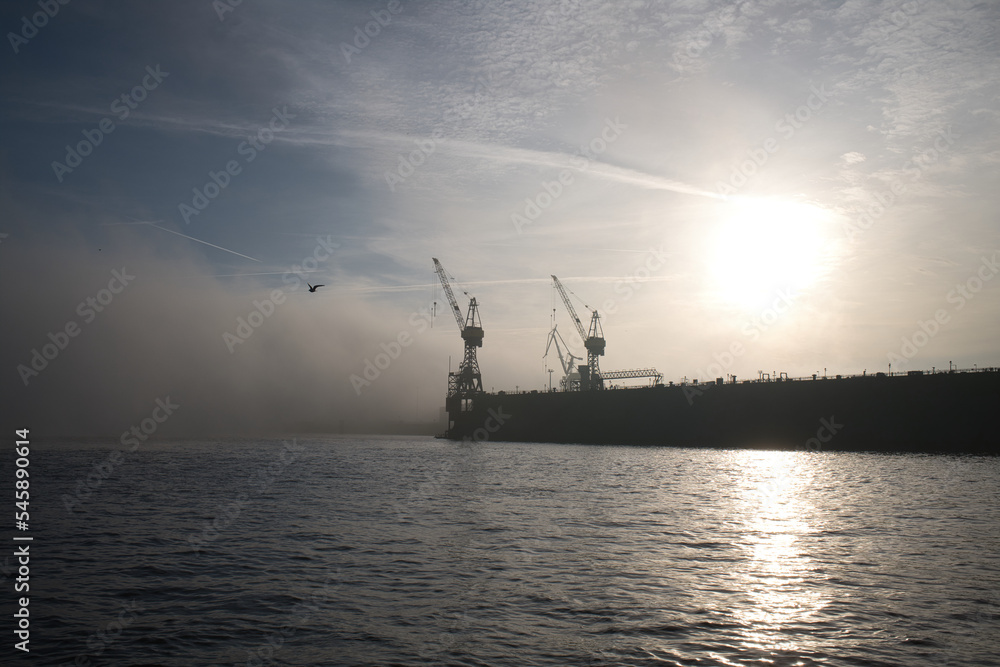 Hamburger Hafen im Nebel Hamburger Hafen im Nebel