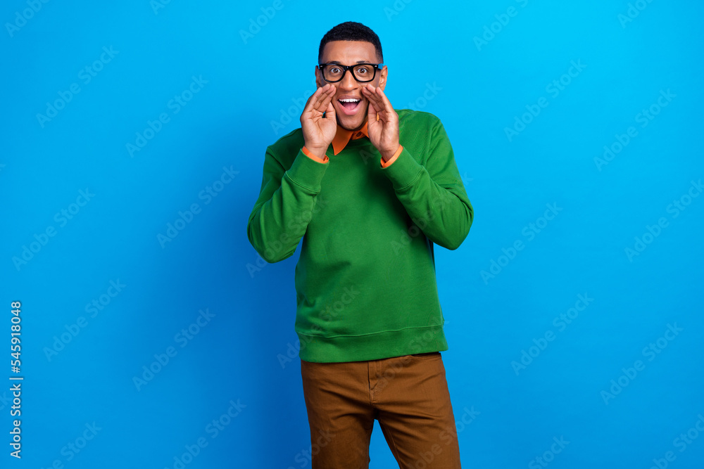 Photo of young confident rich man boss seo company announcement open new well payment vacancy isolated on blue color background Photo of young confident rich man boss seo company announcement open new well payment vacancy isolated on blue color background