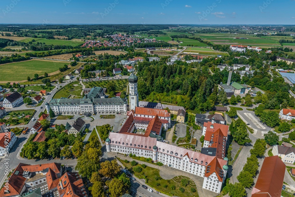 Ausblick auf Ursberg in Schwaben und sein Kloster