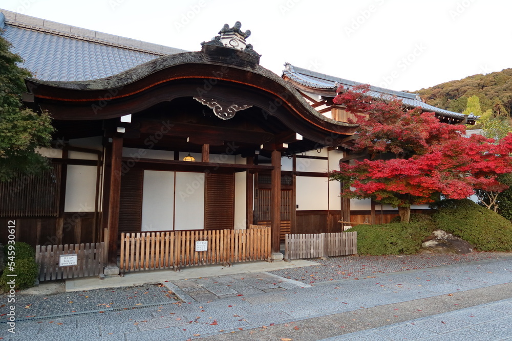 Japanese shrines and temples : a view of  Hosho-in Subordinate Temple in the precincts of Kiyomizu-dera Temple in Kyoto City 日本の神社仏閣：京都市の清水寺境内にある塔頭宝性院の風景