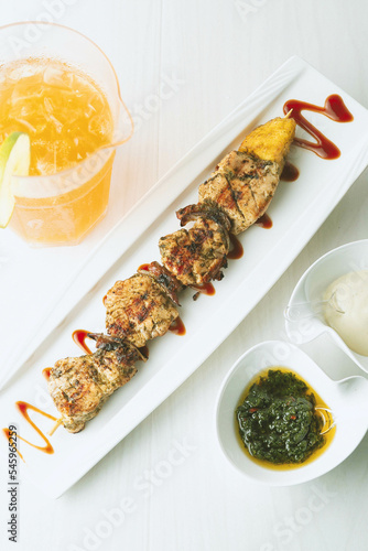 pincho o brocheta carne pollo verduras