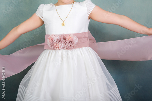 dress and outfit for holy Communion girl with medal of "Our Lady of Divine" and pink flower belt