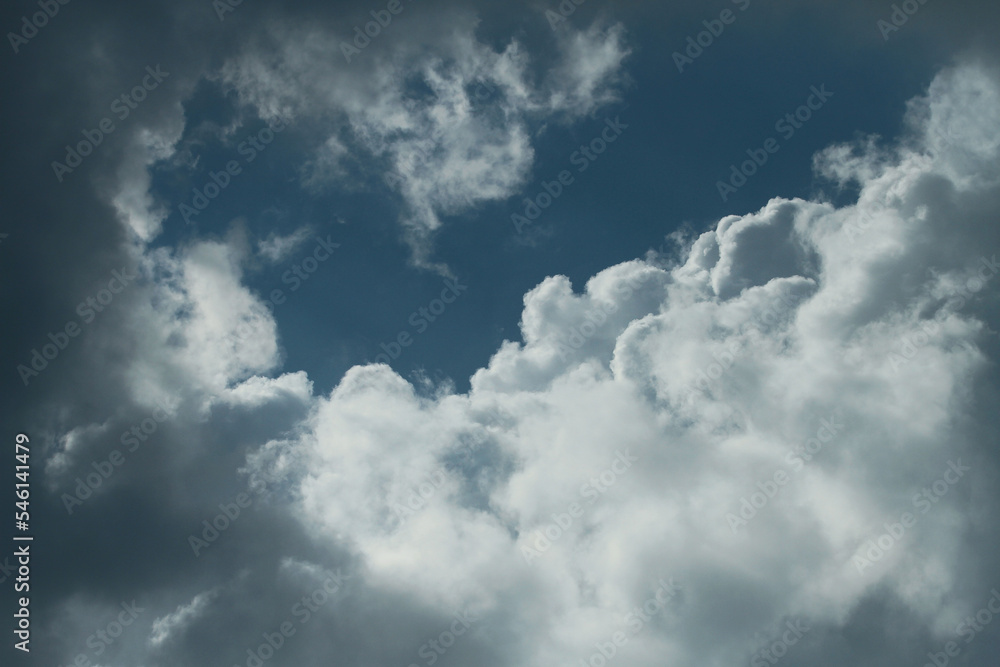 clouds in the blue sky