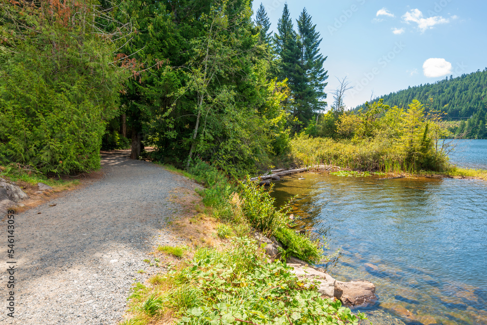 Fototapeta premium Beautiful Lake Cowichan in Canada.