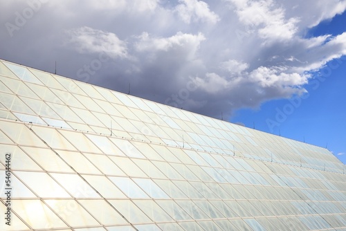 Slanted roof on a greenhouse building 