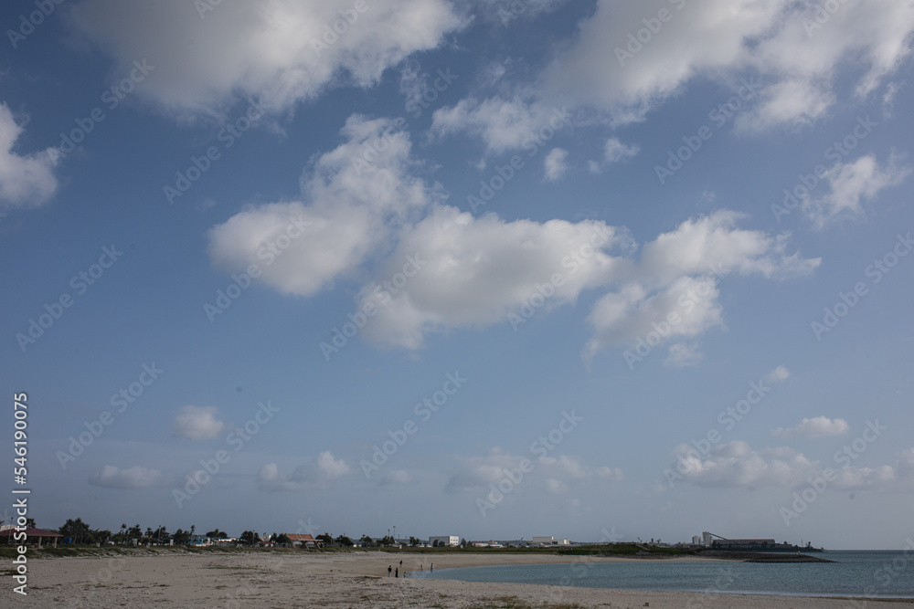 沖縄の空と海