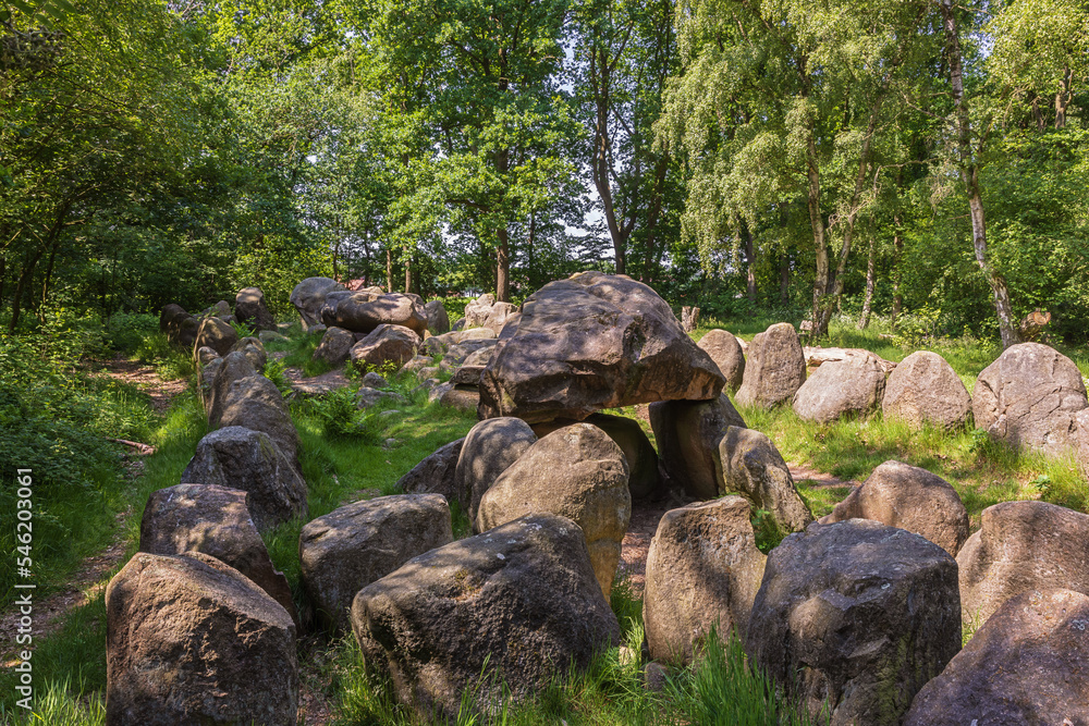 Longitudinal view of Dolmen 25a-c known as the Kleinenkneter Stones in Wildeshausen Longitudinal view of Dolmen 25a-c known as the Kleinenkneter Stones in Wildeshausen