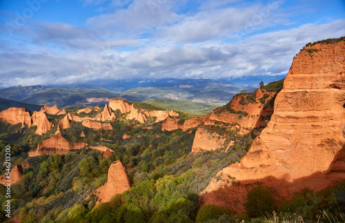 Canvastavla Formas montañosas de la explotación minera romana en las Médulas (Castilla y Leó
