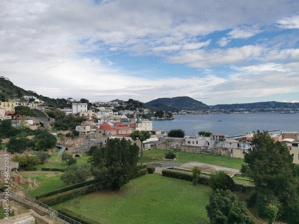 Baia (Bacoli) : porto e complesso archeologico 