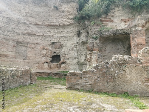 Baia (Bacoli) : porto e complesso archeologico "le terme di Baia" 