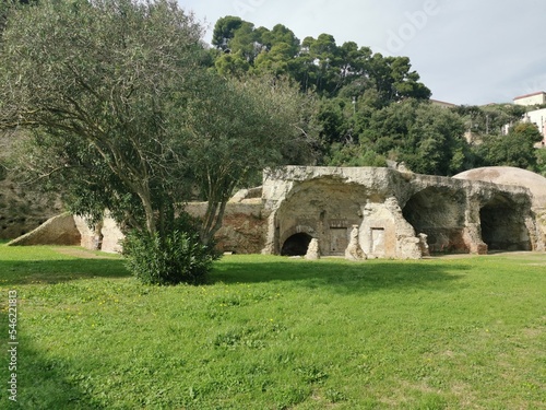 Baia (Bacoli) : porto e complesso archeologico "le terme di Baia" 
