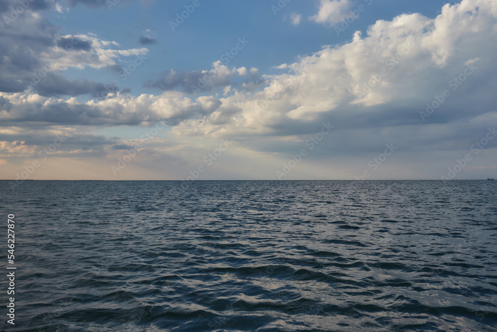 Obraz premium The horizon with blue sky and clouds.