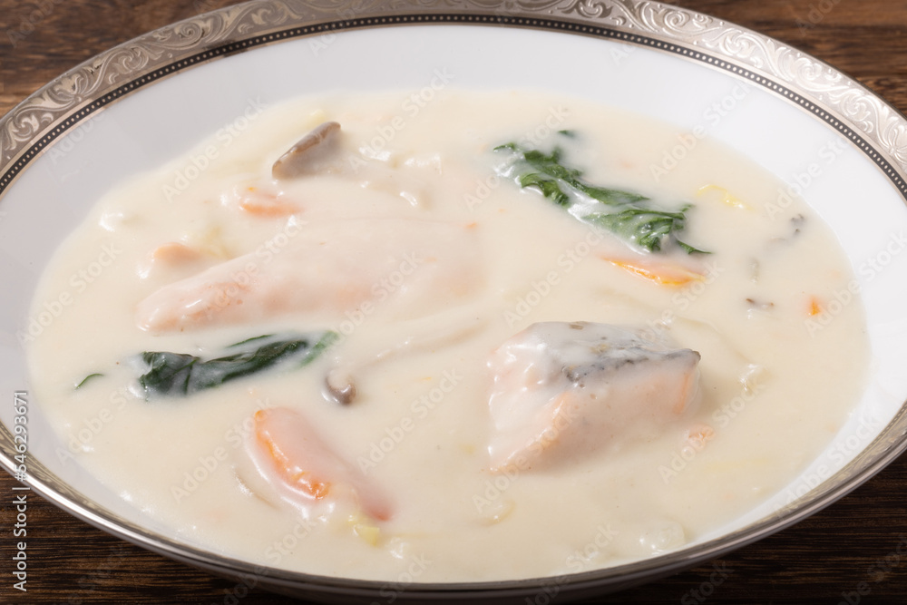 サーモンのクリームシチュー