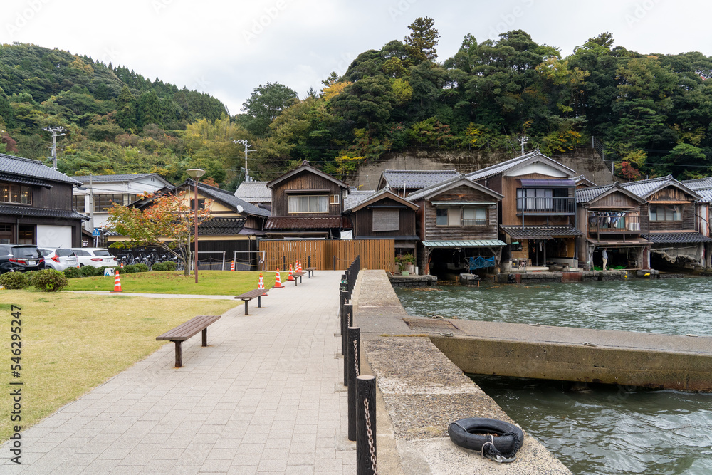 Fototapeta premium 伊根浦伝統的建造物群保存地区