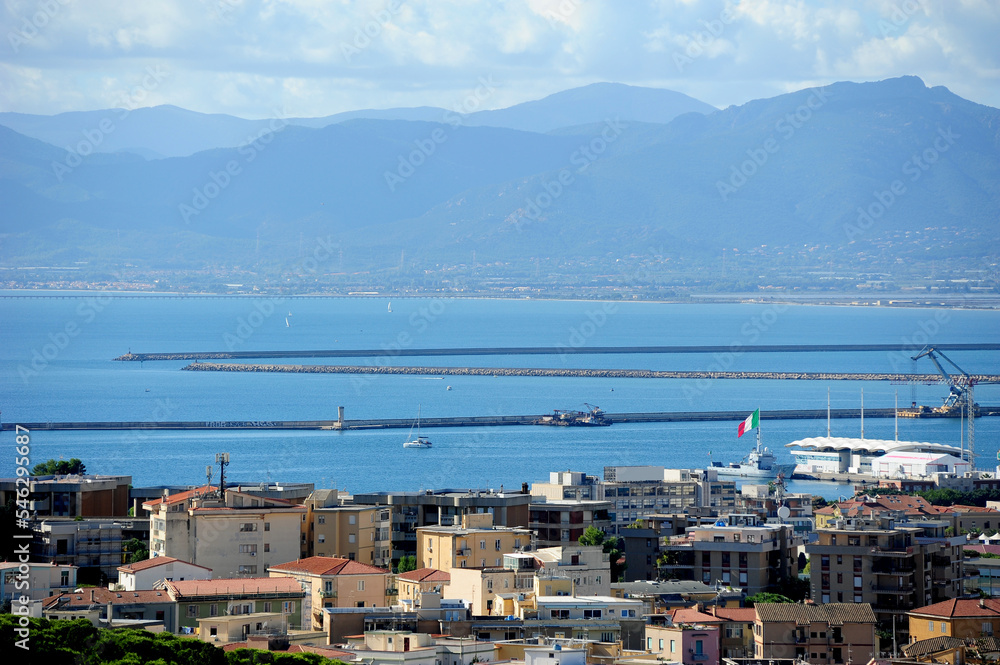 Veduta del porto di Cagliari