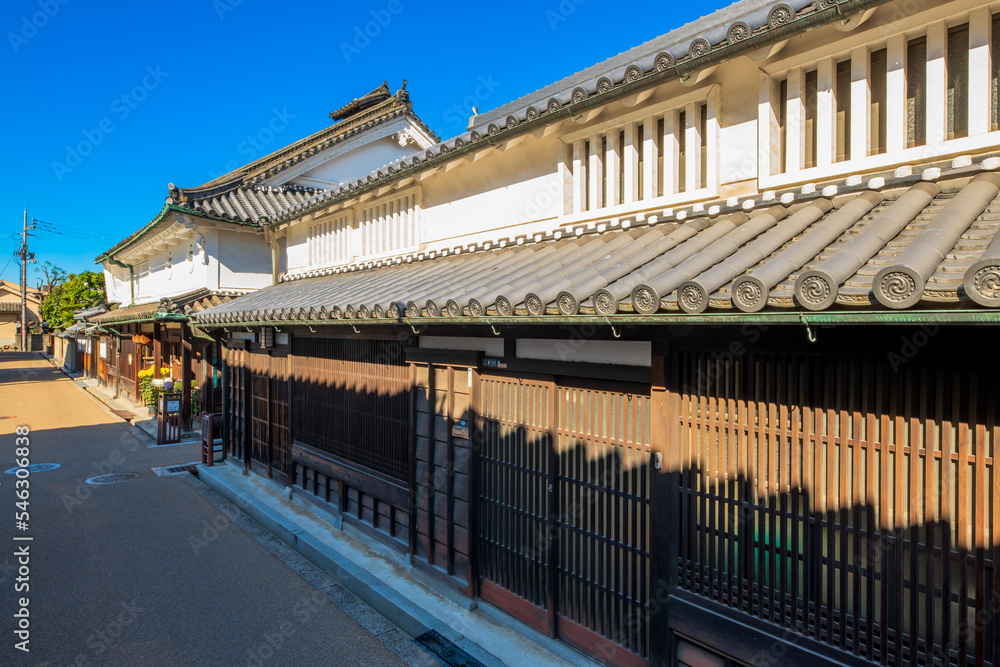 Fototapeta premium 奈良 重要伝統的建造物群保存地区 今井町の町並み