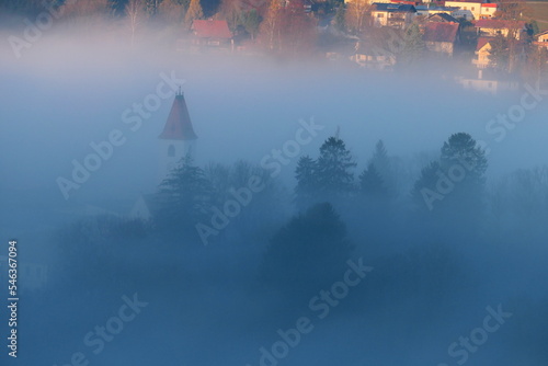 Nebel im Dorf photo