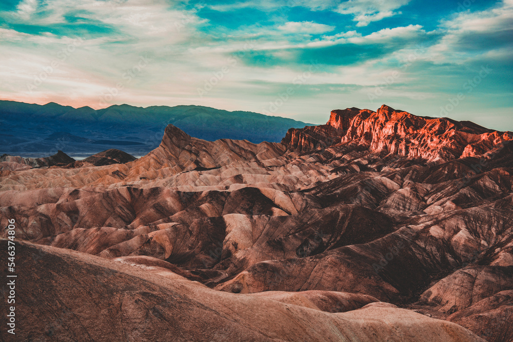 Naklejka premium sunset in the desert