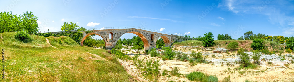 Brücke, Pont Du Julien, Bonnieux, Frankreich Brücke, Pont Du Julien, Bonnieux, Frankreich