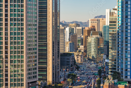 서울시 중구의 고층빌딩. 한국은행.