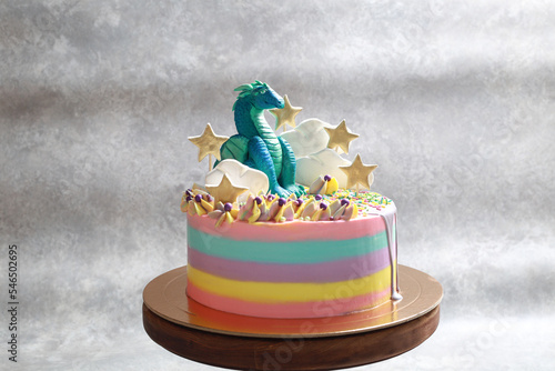 birthday cake for kids with dragon